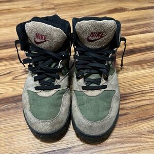 Vintage 90s Nike Caldera ACG Hiking Women Boots Brown Suede  Size 9